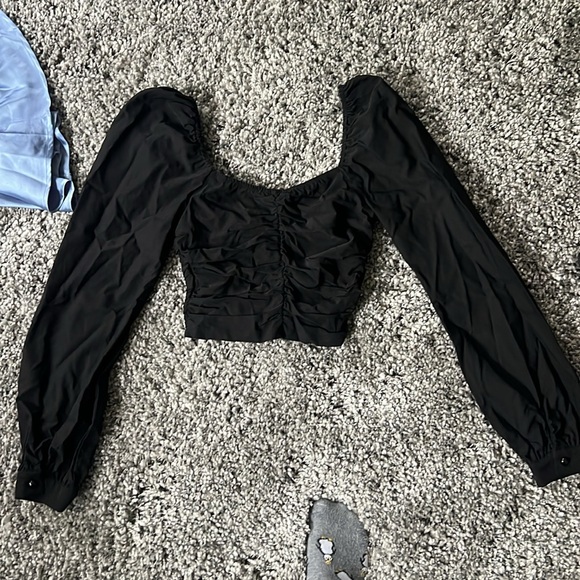 Black size small tie down center top - Picture 2 of 2